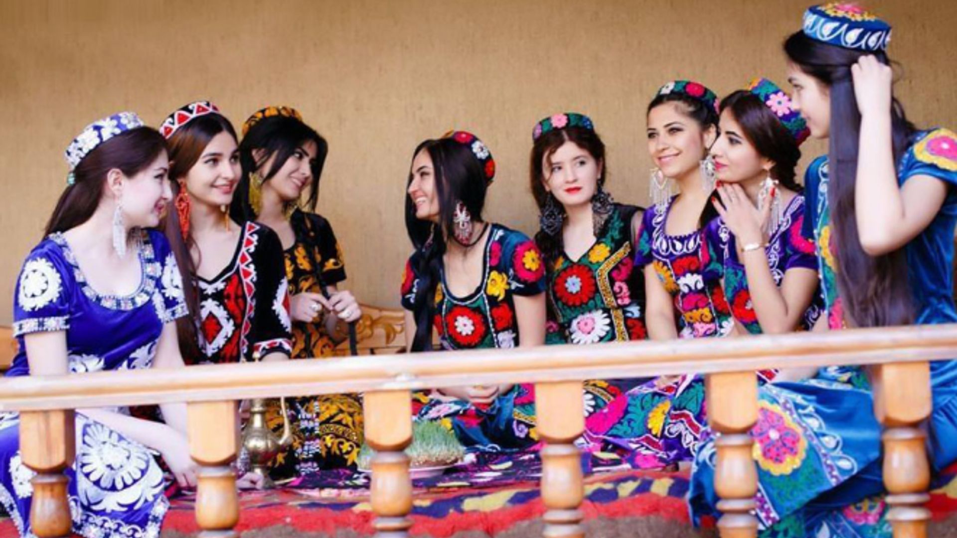 Laktatsiya porno Rigadagi fohishalar katalogi