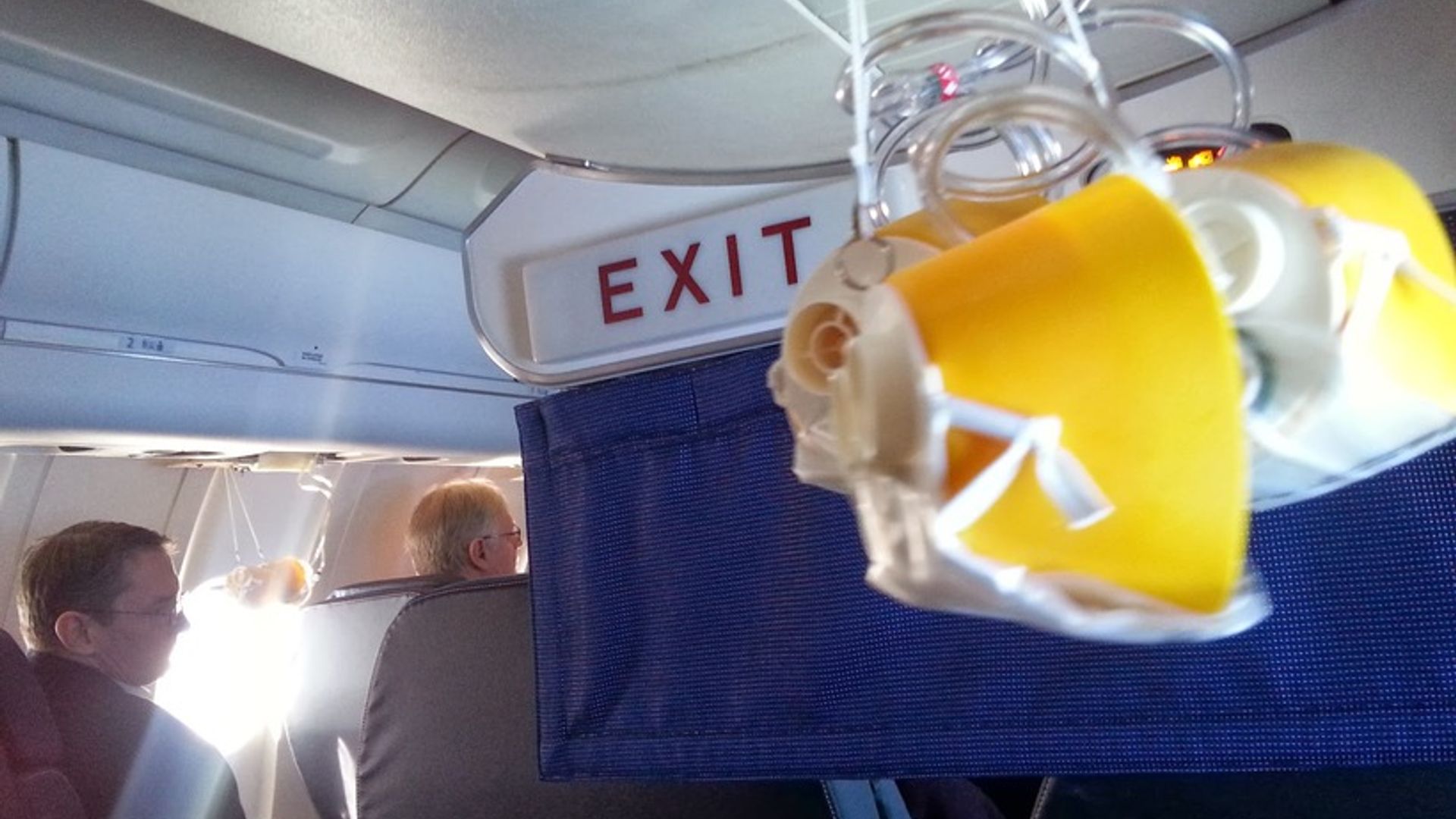 Mini yubka va paypoq kiygan yosh oqituvchilarning YouTube pornosi Rossiya kasalxonasida rus shifokori bilan jinsiy aloqa