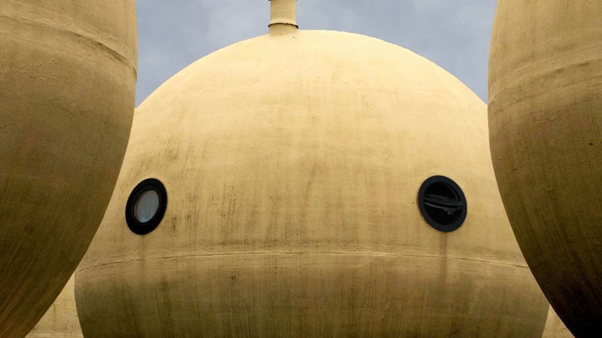 Derstvinitsy akasi va opasining porno videolarini onlayn tomosha qiling Ikki sikli odam bilan porno