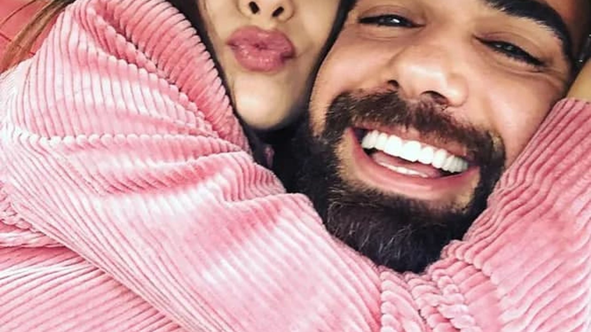 Keksa ayollarning eshaklari Porno filmda Meg Rayan