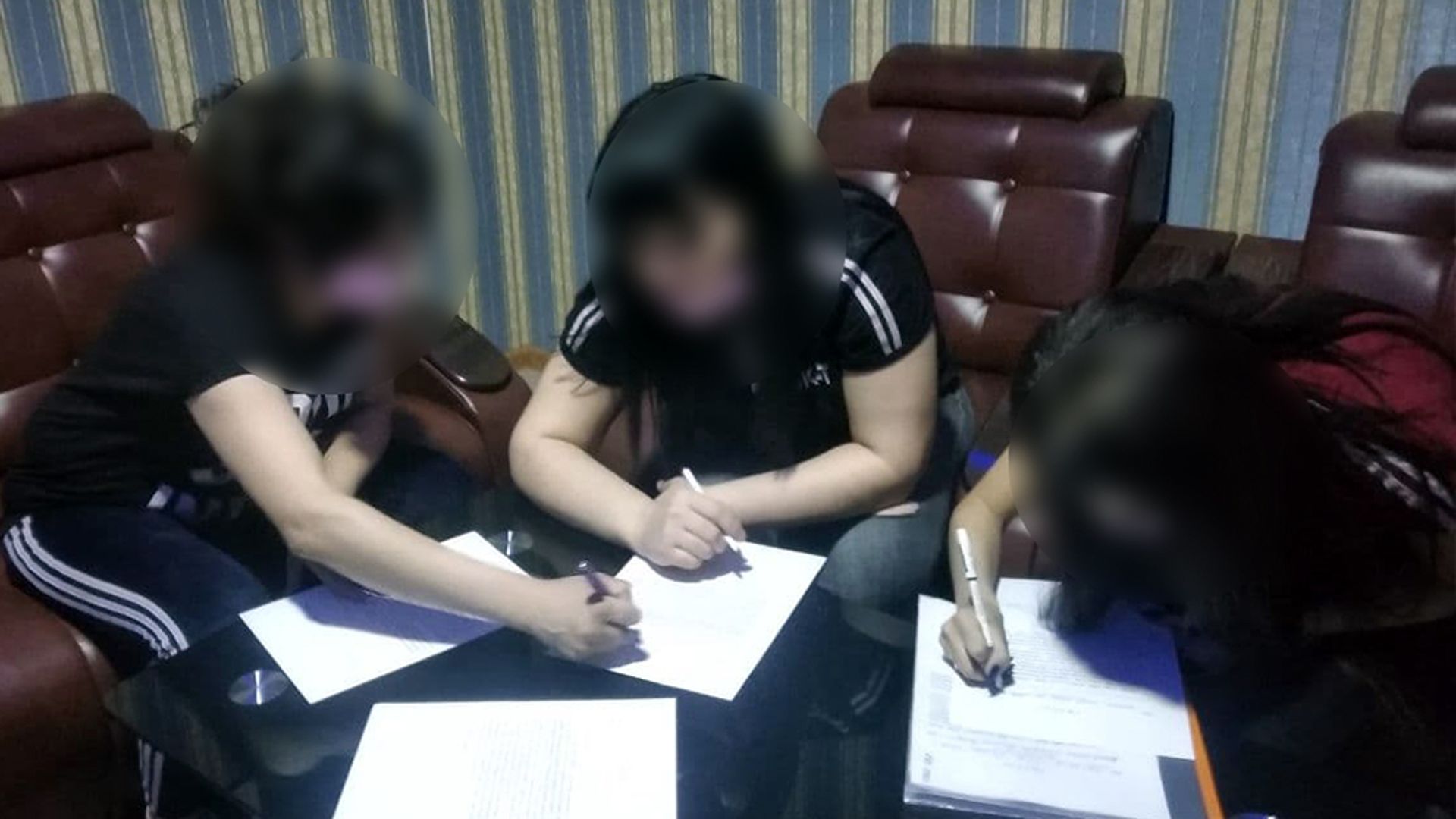 Ichkaridan ayol orgazmi porno videolar Rus seks porno yashirin kamera