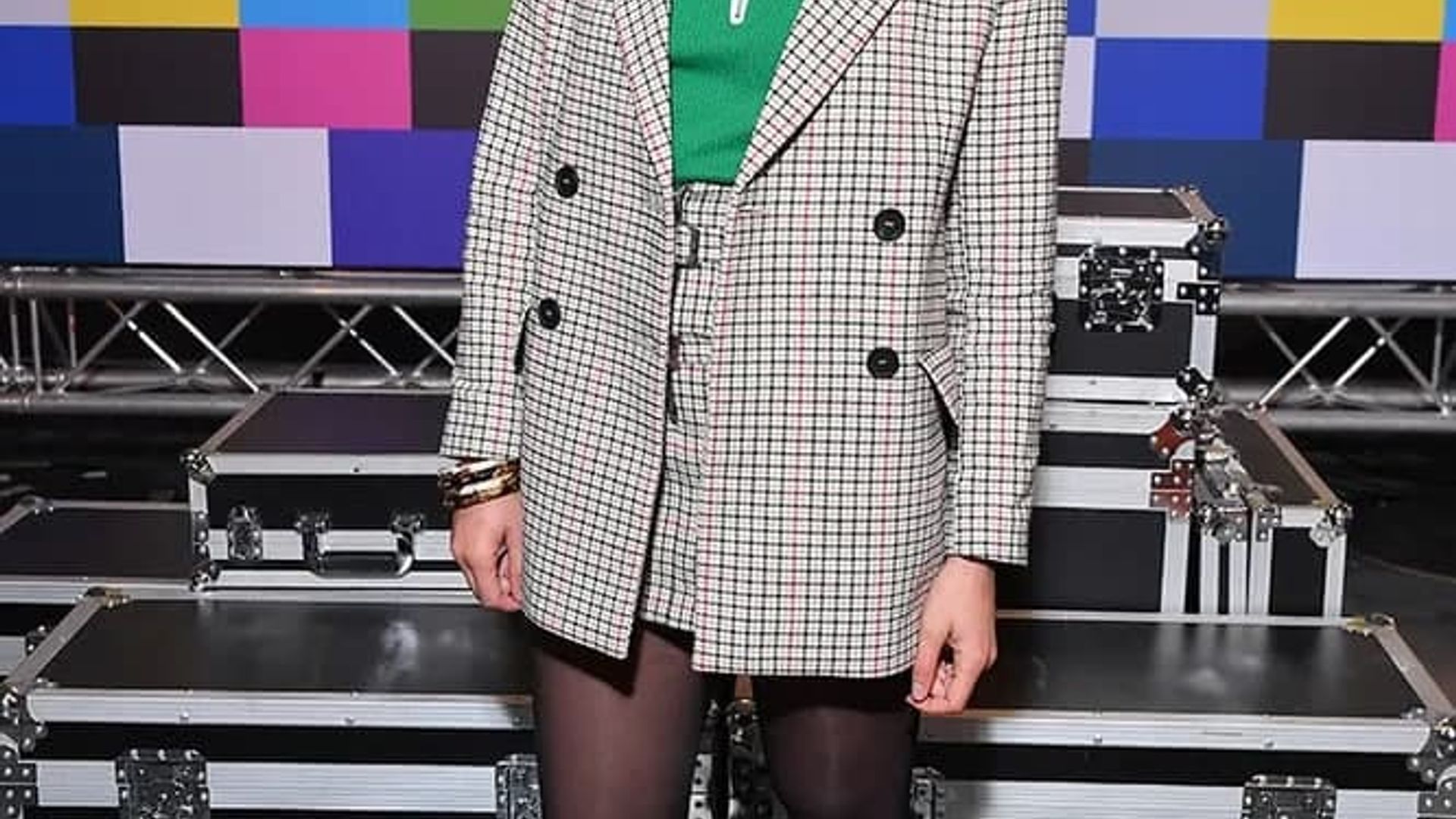 Xojayin dehqon ayolni sikadi Erotik fantaziya qiz fon rasmi