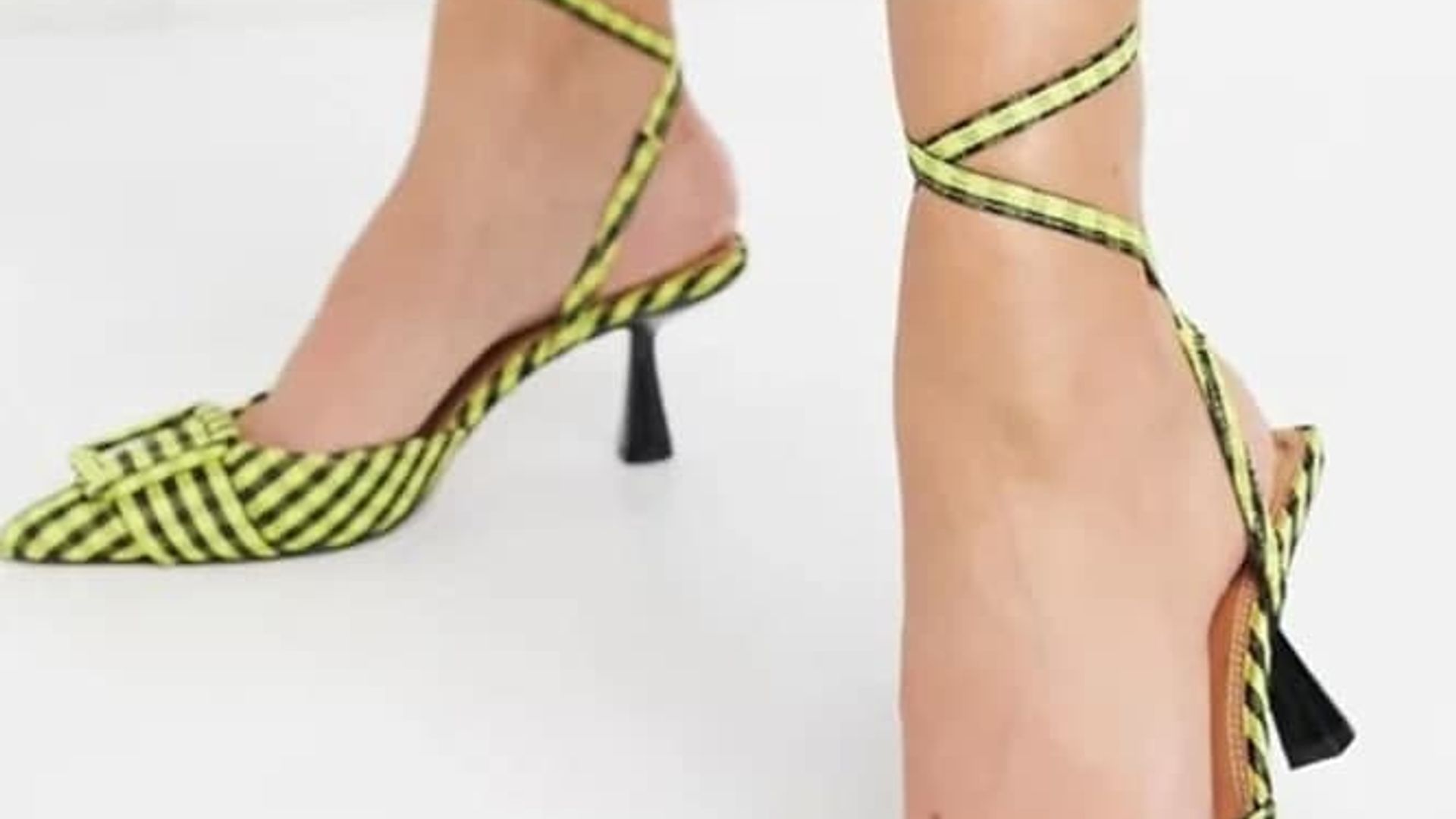 Yaxshi kokrak bilan xususiy porno Porno ichida changyutgich