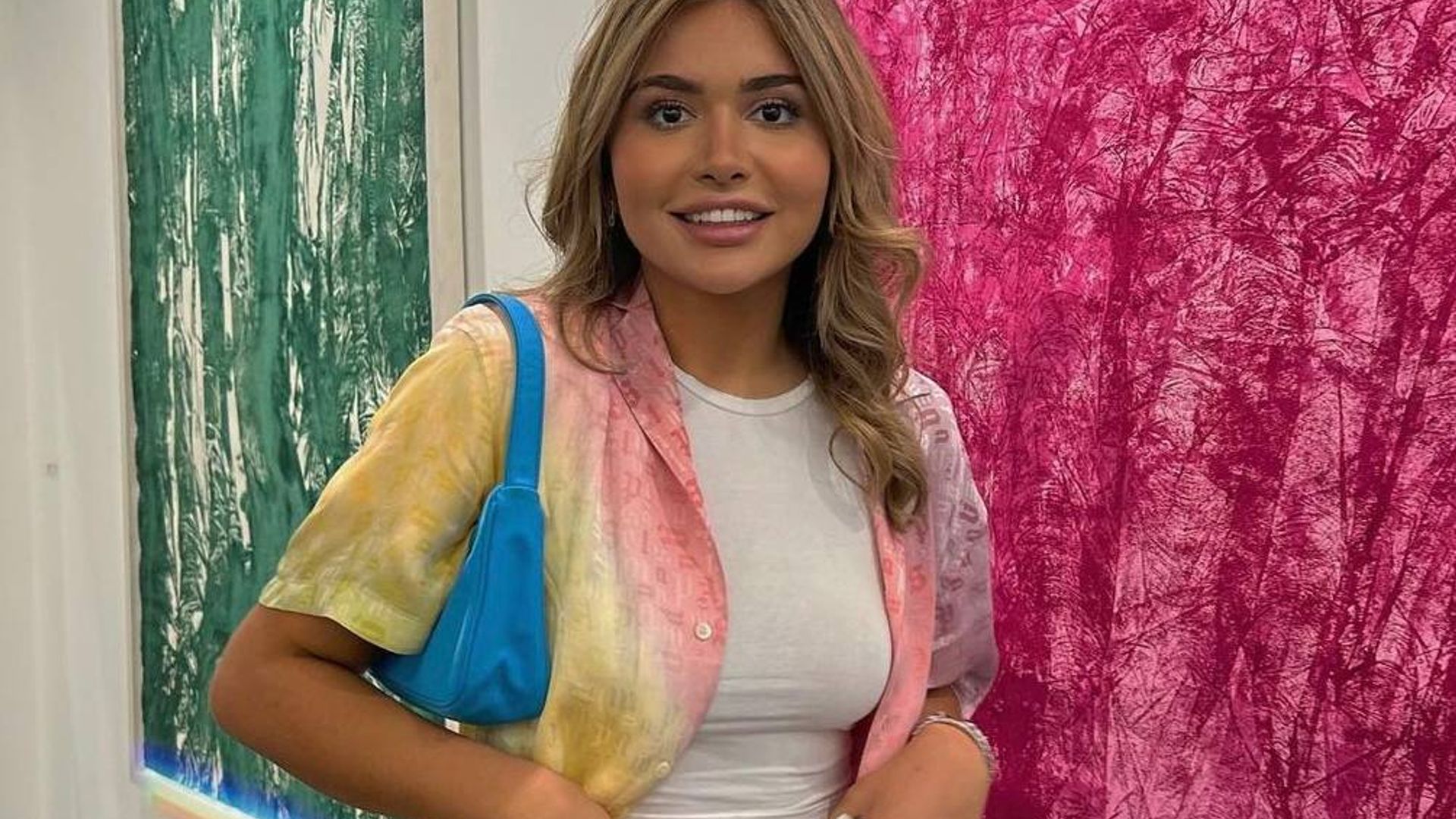 Erkakning eshagiga surilayotgan bodringning yaqindan surati Kalininskiy tumanidagi jinsiy aloqa