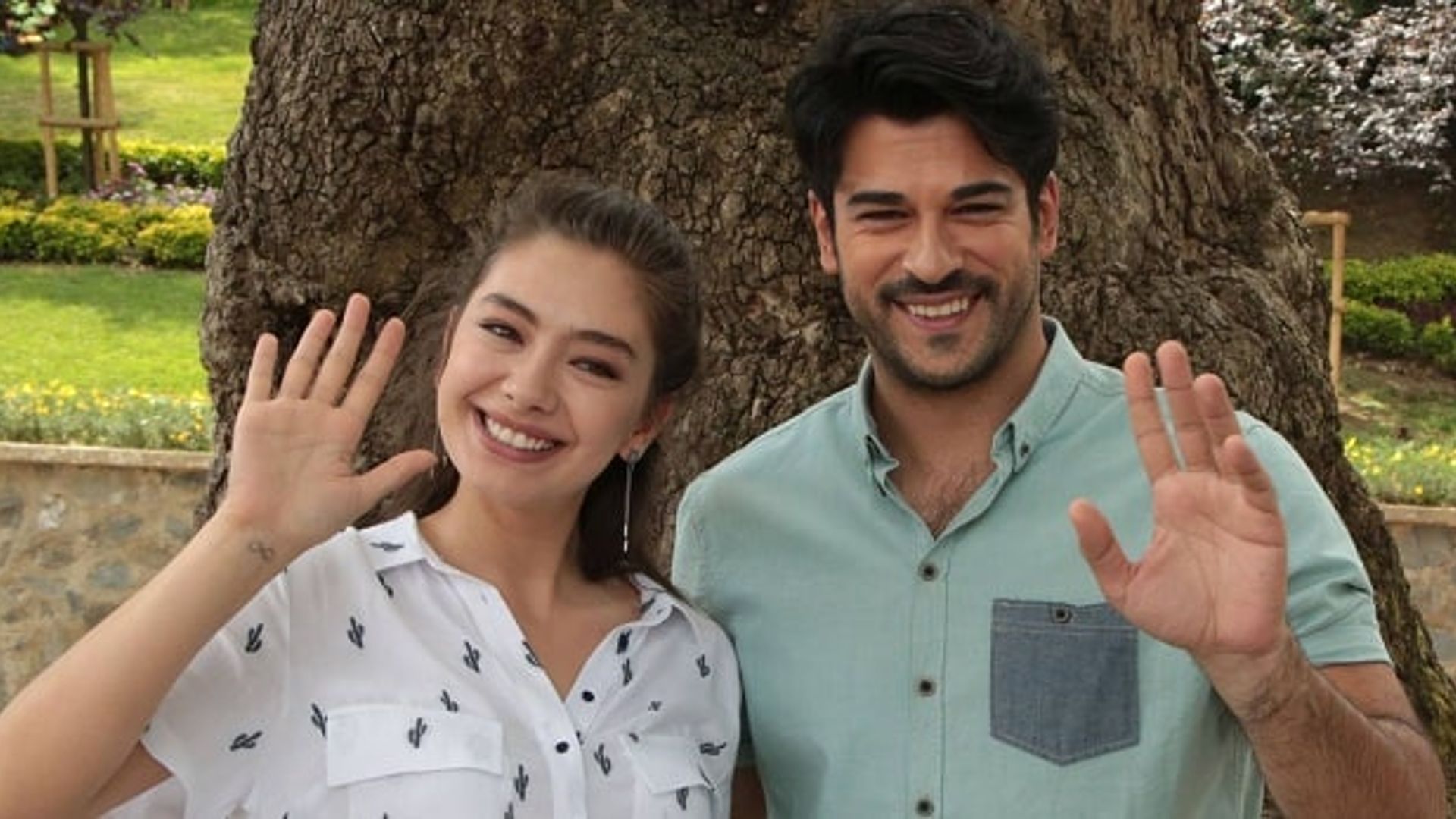 Yigit qizni küloti orqali mushukni massaj qiladi. Porno mutantlar onlayn