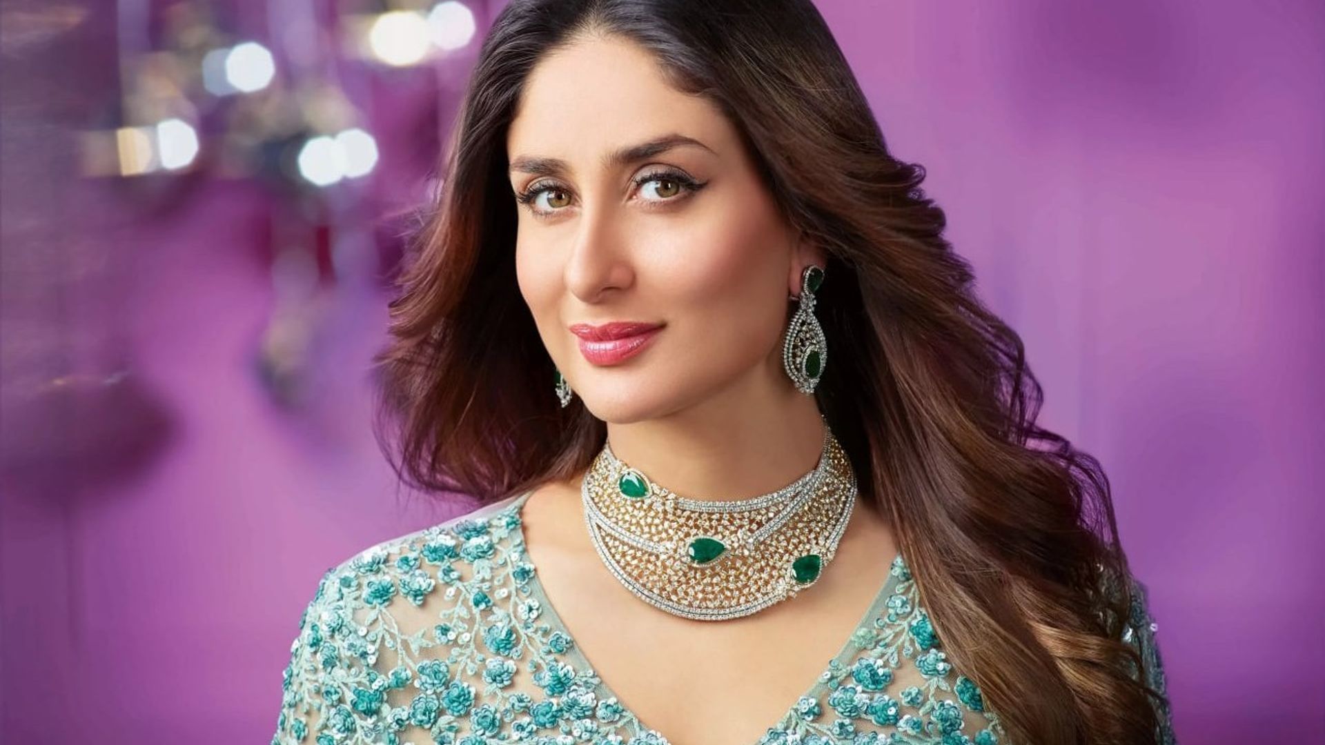 Karina Kapur bilan erotikani tomosha qiling Karina Kapur bilan erotikani tomosha qiling