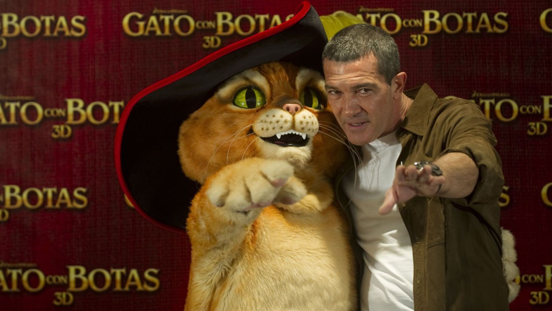 Arab tilida porno jinsiy aloqa Korpa ostida yalangoch ayol