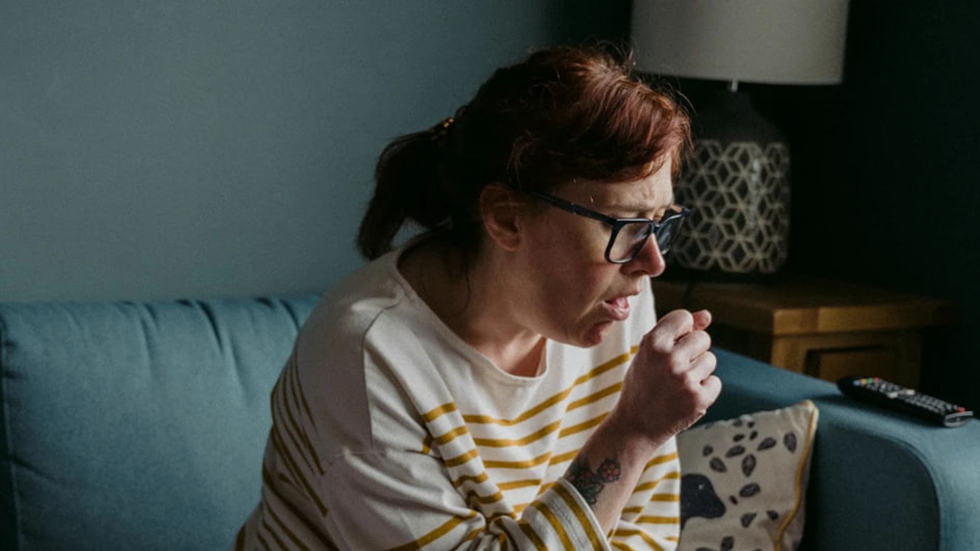 U dumbasiga olma tiqdi. Porno filmdagi generalning xotini