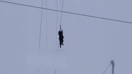 Қамчиқ довонидаги канатдан қулаб тушган қиз ҳақида маълумот берилди