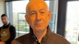 Нетаньяху ўлгани ҳақидаги миш-мишлар ортидан кўриниш берди (видео)