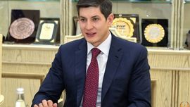 Отабек Умаров номидан фейк видеолар тарқатилаётгани маълум қилинди