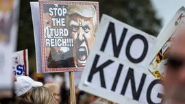 АҚШнинг бир нечта шаҳарларида Трамп сиёсатига қарши намойишлар бошланди