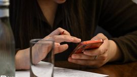 Телефон рақами ўзганинг номида бўлса, банк иловаси ишламай қоладими? Марказий банк изоҳ берди