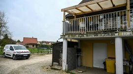 Fransiyada ikki yildan beri furgonda otasi tomonidan qamalib kelgan 9 yoshli bola qutqarib olindi