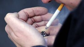 Британияда 2008 йилдан кейин туғилганларга сигарет сотиб олиш умрбодга тақиқланади