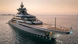 Россиялик олигархнинг суперяхтаси Ҳормуздан ўтди