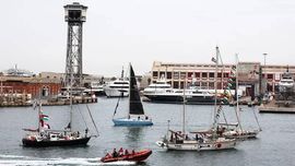 Исроил Ғазога гуманитар юк олиб кетаётган флотни тўхтатиб, 175 нафар фаолни ҳибсга олди (видео)