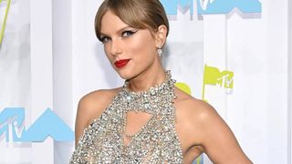 Ijtimoiy tarmoqlarda tahqirlarga uchragan, ammo ularni yengib o‘tgan mashhurlar