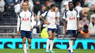 “Тоттенҳэм” АПЛда хавфли зонага яқин. “Шпорлар” сўнгги бор қуйи дивизионга тушиб кетганида дунёда нималар содир бўлган эди?