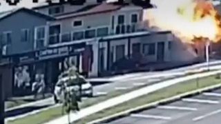 Бразилияда самолёт ресторанга қулаб тушди: тўрт киши ҳалок бўлди (видео)