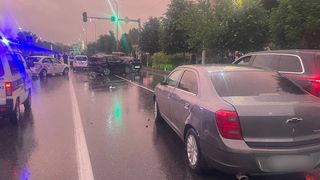 Samarqandda BYD beshta avtomobil bilan toʻqnashdi