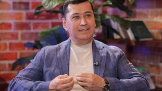 “Besh oy ellik yildek o‘tgan”. “Xo‘ja” guruhi xonandasi Izzat Ibragimov 2007-yilda “zapret”ga tushgani haqida
