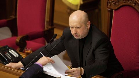 Turchinov Qrimni “bosib olingan hudud” deb e’lon qiluvchi qonunni imzoladi