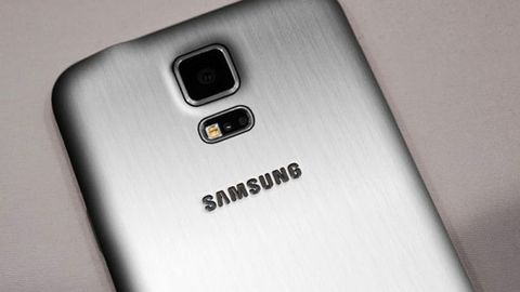 Samsung Galaxy S5’нинг премиум версиясини пинҳона тайёрламоқда
