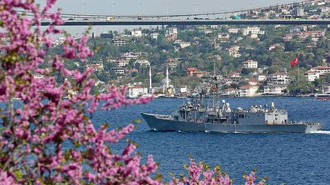 Yana bir Amerika harbiy kemasi Qora dengizga yetib keldi