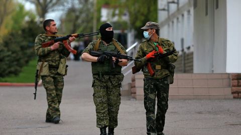 Федерализация тарафдорлари Украина Луганскидаги ҳарбий комиссариатни эгаллаб олди