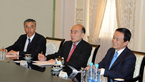 Ислом Каримов Япония молия вазири билан энергетика ва бошқа соҳалардаги ҳамкорликни муҳокама қилди