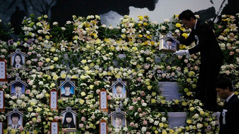 Janubiy Koreyaning “Sevol” paromi qurbonlari soni 242 kishiga yetdi