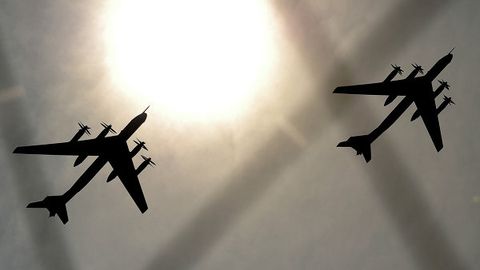 АҚШ Россия самолётлари туфайли ўзининг қирувчиларини осмонга кўтарди