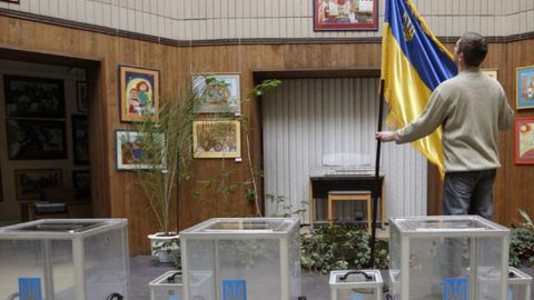 Сайлов куни Украинада тартибни сақлашга 75 минг киши жалб этилади