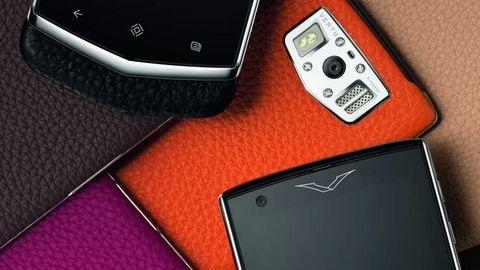 Vertu kompaniyasi 8 ming yevrolik titan smartfonini chiqardi