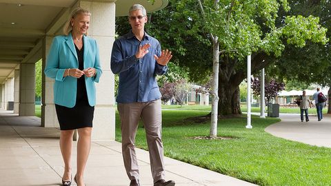 Apple ва IBM биргаликда iOS учун дастурлар ишлаб чиқаради