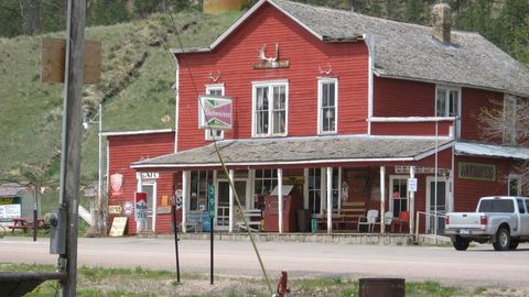 АҚШдаги 15 кишилик аҳолига эга шаҳар 1,5 млн долларга сотувга қўйилди