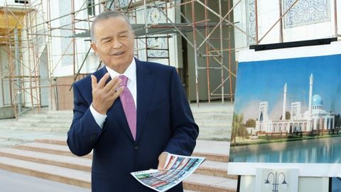 Ислом Каримов Тошкентнинг Минор мавзесида қурилаётган янги масжид биносига ташриф буюрди
