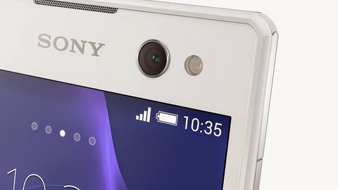 Sony селфи-сурат олиш учун мўлжалланган Xperia C3 смартфонини тақдим этди