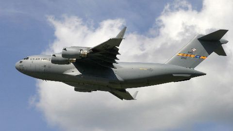 АҚШ ҳарбий ҳаво кучлари Ироққа 20 минг литр сув ва 8 мингта тушлик етказиб берди