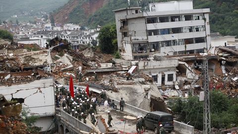 Хитой жануби-ғарбидаги зилзила қурбонлари сони 400 дан ошди