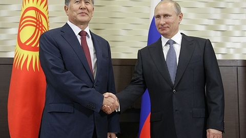 Путин ва Атамбаев Қирғизистоннинг Божхона иттифоқига қўшилиши масаласини муҳокама қилди