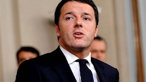Italiya bosh vaziri muzdek suvda cho‘mildi
