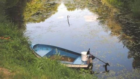 Германиялик ўспирин йўқолган iPhone’ини қидириш учун ҳовузни қуритди