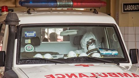 Сьерра-Леонеда Эбола вирусидан вафот этган 92 кишининг жасади топилди