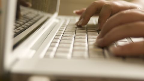 O‘zbekiston Axborot texnologiyalari uyushmasida bloggerlar haqidagi qonun muhokama qilindi