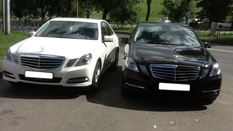 Туркманистонлик мансабдорлар қора Mercedes’ларини оқ рангдагиларига алмаштирди