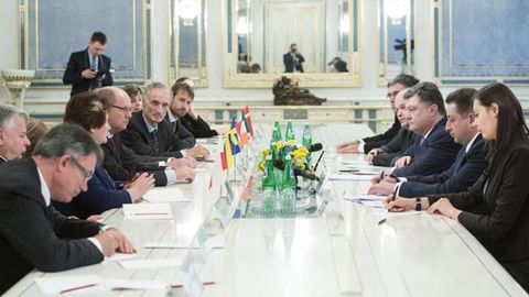 Poroshenko Yevropa davlatlarini Donbassga gumanitar yordam berishga qo‘shilishga da’vat etdi