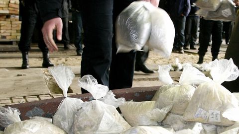 Қирғизистонда сиёсий партия етакчиси 20 килограммлик наркотиклар партияси билан қўлга олинди