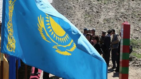 Қозоғистон чегара хизмати раҳбари мансабини суистеъмол қилганликда айбланиб ҳибсга олинди